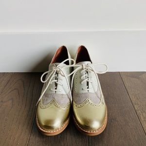 Jeffrey Campbell gold & white wingtip Oxfords sz 6
